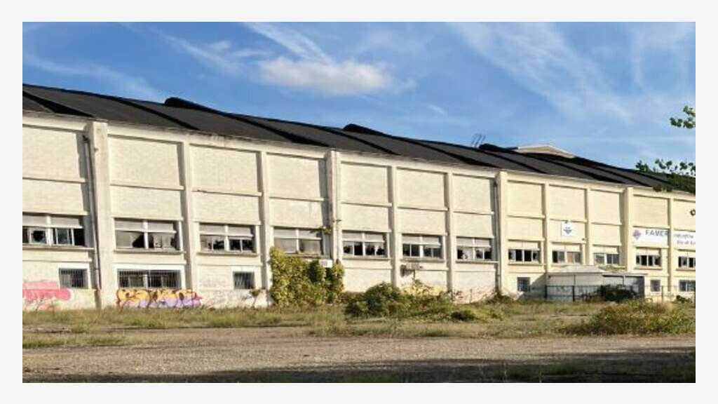 GIVORS - LOCAL D'ACTIVITE à vendre