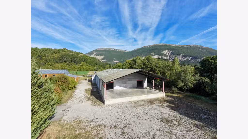 Bâtiment 1000m² à Aspres sur Buech ZA La Condamine