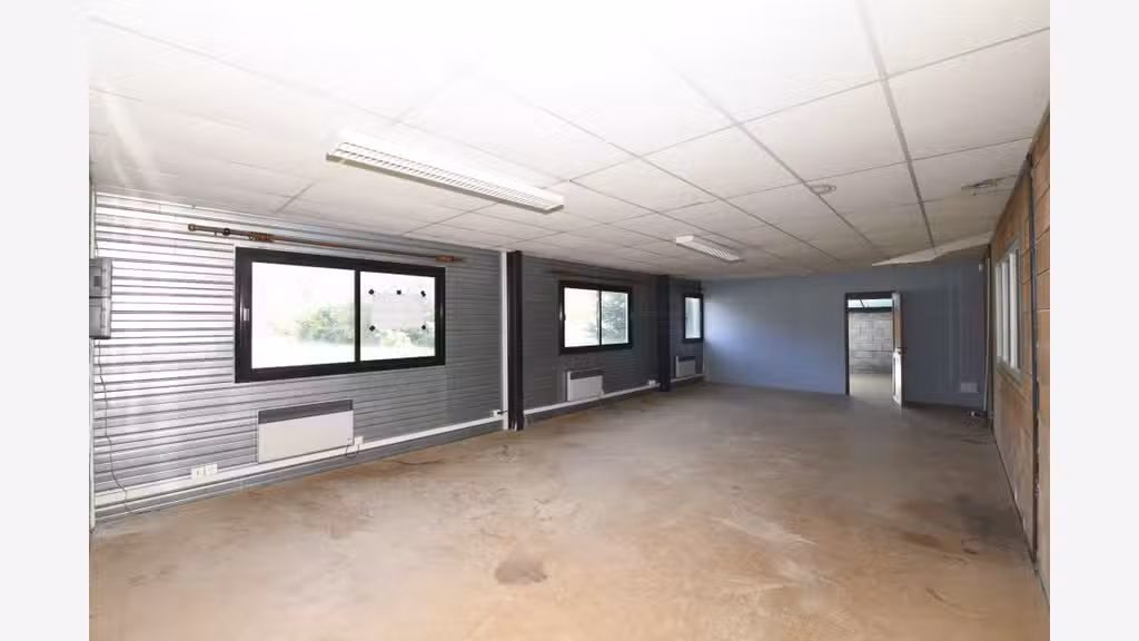 Bâtiment 1000m² à Aspres sur Buech ZA La Condamine