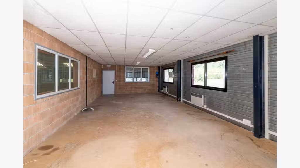 Bâtiment 1000m² à Aspres sur Buech ZA La Condamine