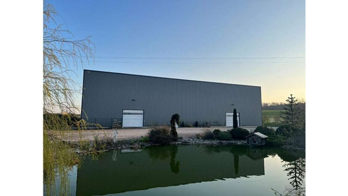 Local d'activité 4418m² à vendre à Juzennecourt