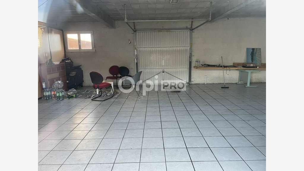 Local d'activité 315m² à vendre à Messimy