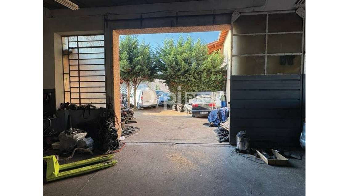 Local d'activité 315m² à vendre à Messimy 