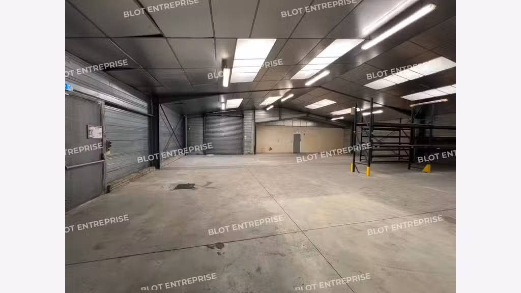 A vendre local d'activités 500m² à Cesson-Sévigné