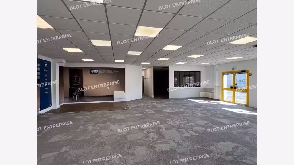 A vendre local d'activités 500m² à Cesson-Sévigné