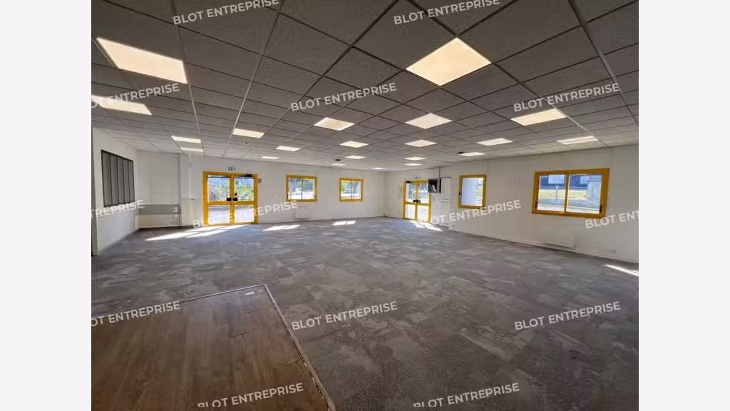 A vendre local d'activités 500m² à Cesson-Sévigné