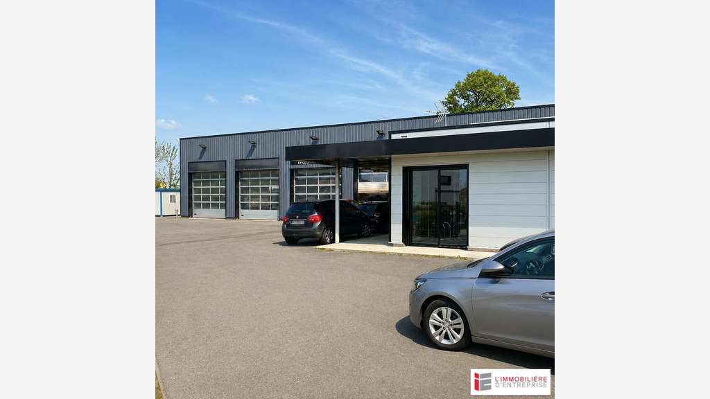 Vente local d'activité 900m² à Chevaigné