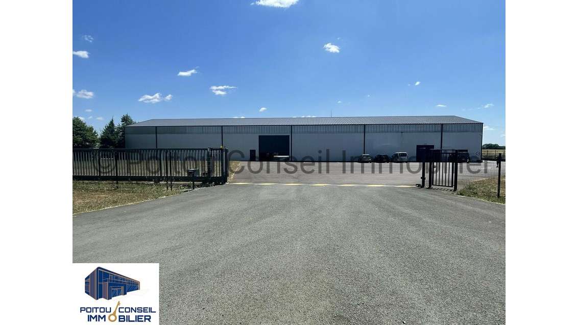 Local d'activité à vendre à Coulonges-sur-l'Autize