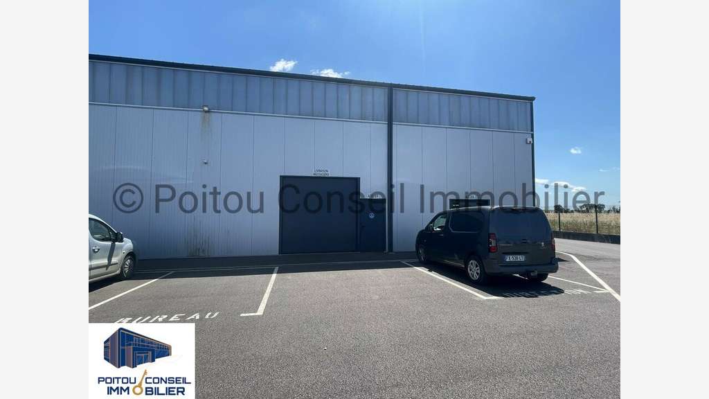 Local d'activité à vendre à Coulonges-sur-l'Autize