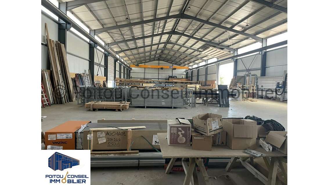 Local d'activité à vendre à Coulonges-sur-l'Autize