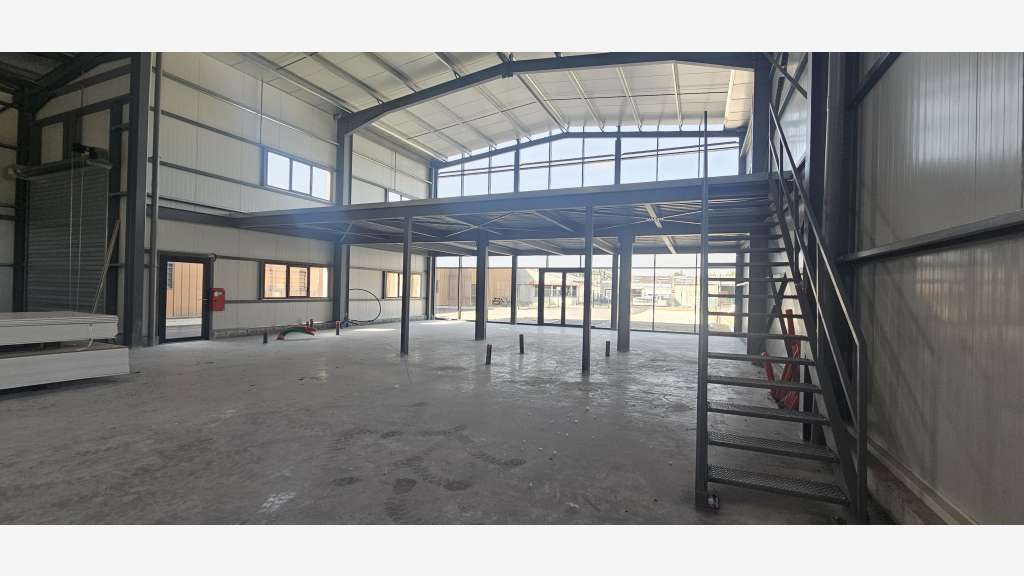 AV local neuf 800m² Aigrefeuille ZA du Haut Coin
