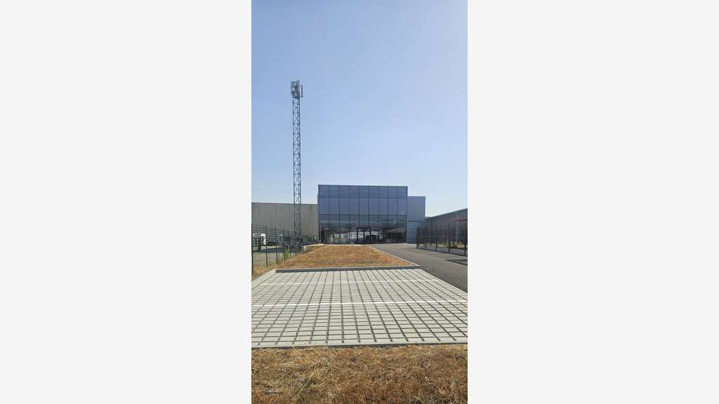 AV local neuf 800m² Aigrefeuille ZA du Haut Coin