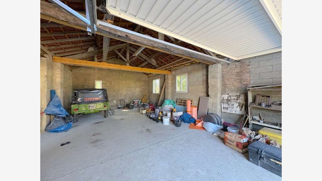 Entrepôts 100 et 110m² à vendre à Aire-sur-l'Adour