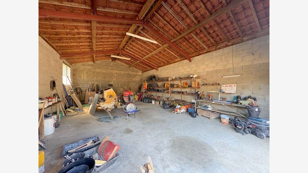 Entrepôts 100 et 110m² à vendre à Aire-sur-l'Adour