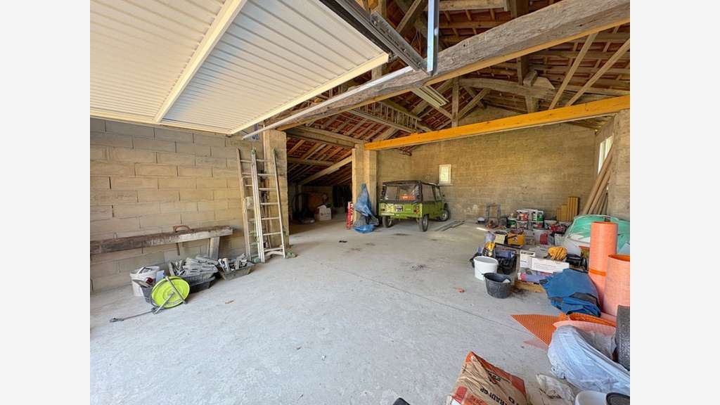 Entrepôts 100 et 110m² à vendre à Aire-sur-l'Adour