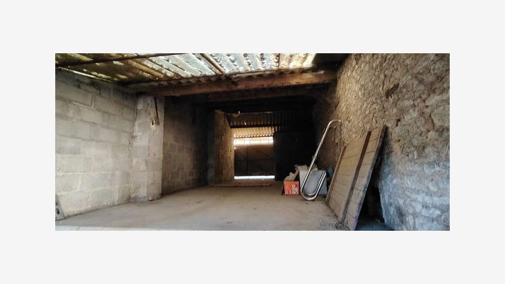 Atelier rénové 150m² à vendre à Airvault centre