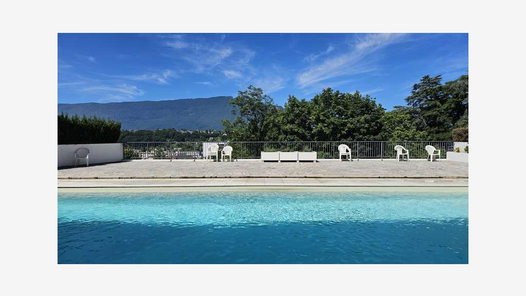 Locaux bureaux 128m² à vendre à Aix-les-Bains