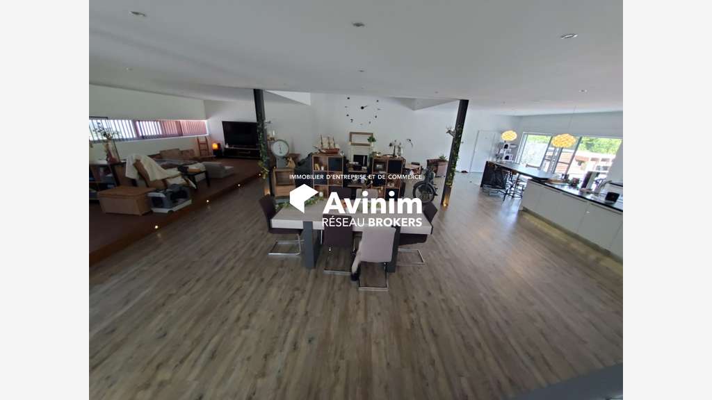 À VENDRE – ENSEMBLE IMMOBILIER MIXTE DE 650 M² SUR