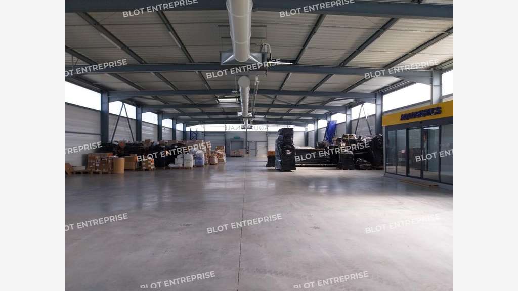 A vendre bâtiment d'activités de 915m² à Allaire