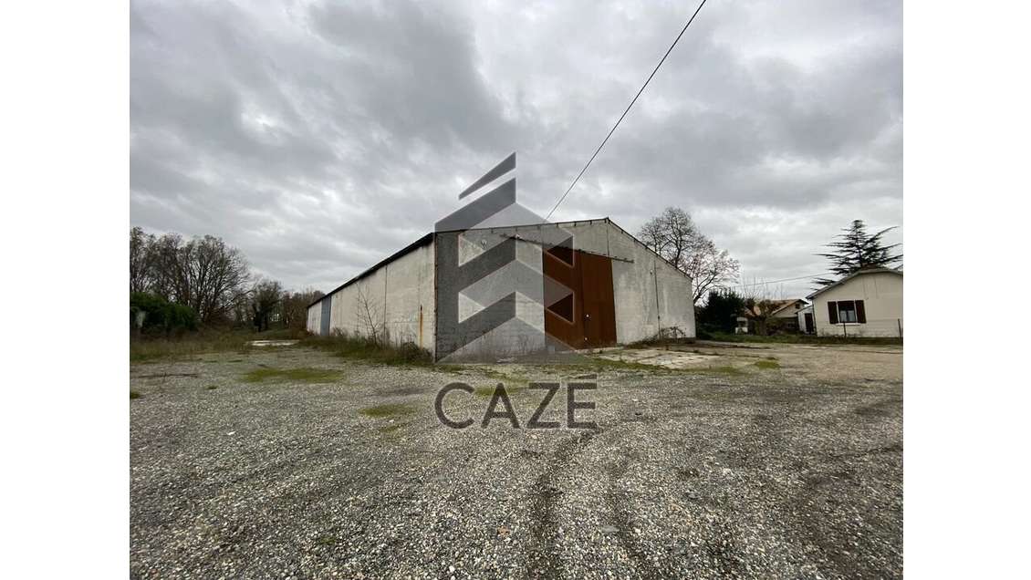 Vente entrepôt 1000m² proche A10 à Ambarès