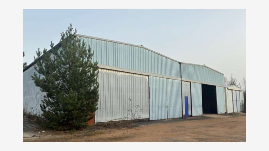 Usine dans zone industrielle