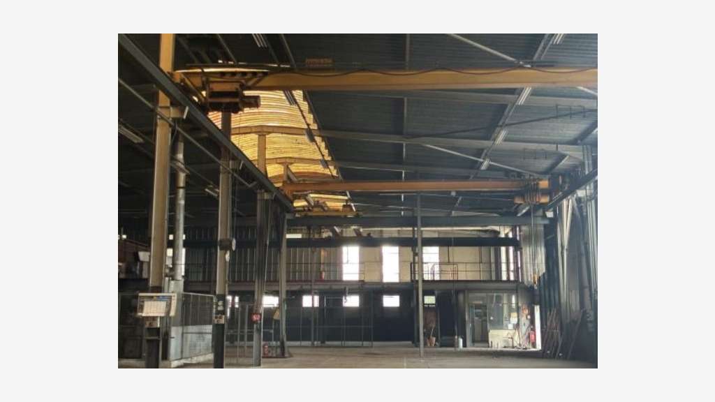 Usine dans zone industrielle