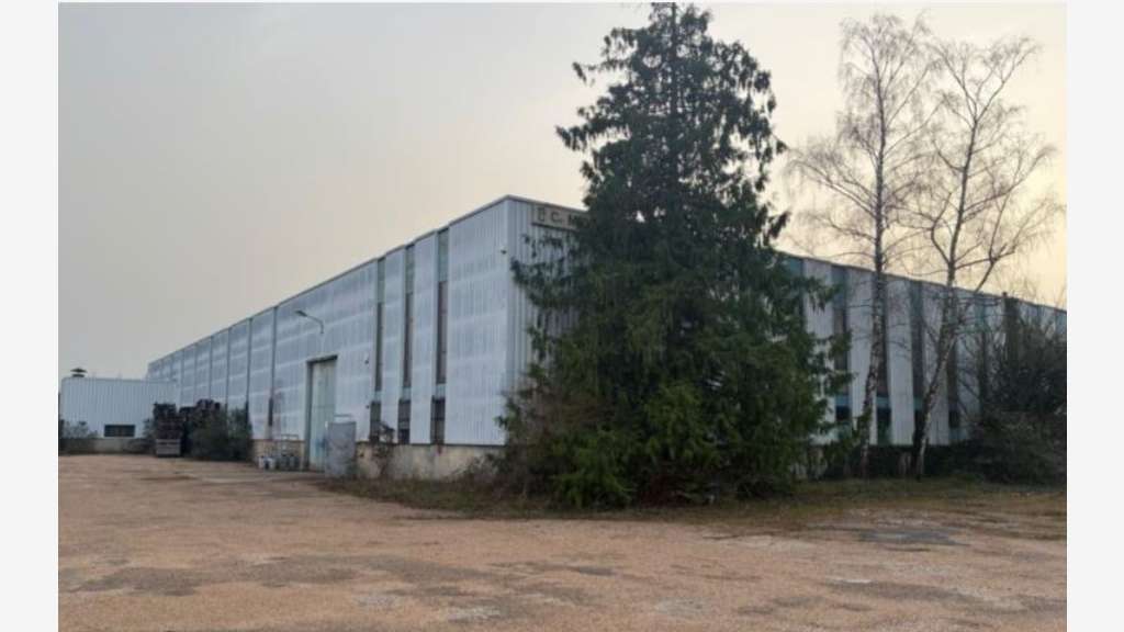 Usine dans zone industrielle