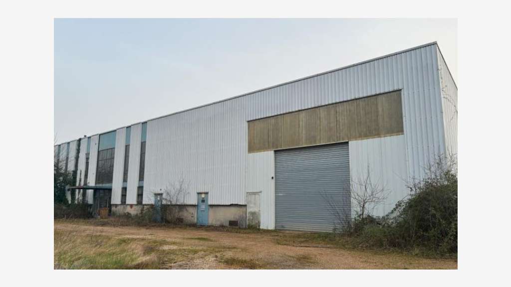 Usine dans zone industrielle