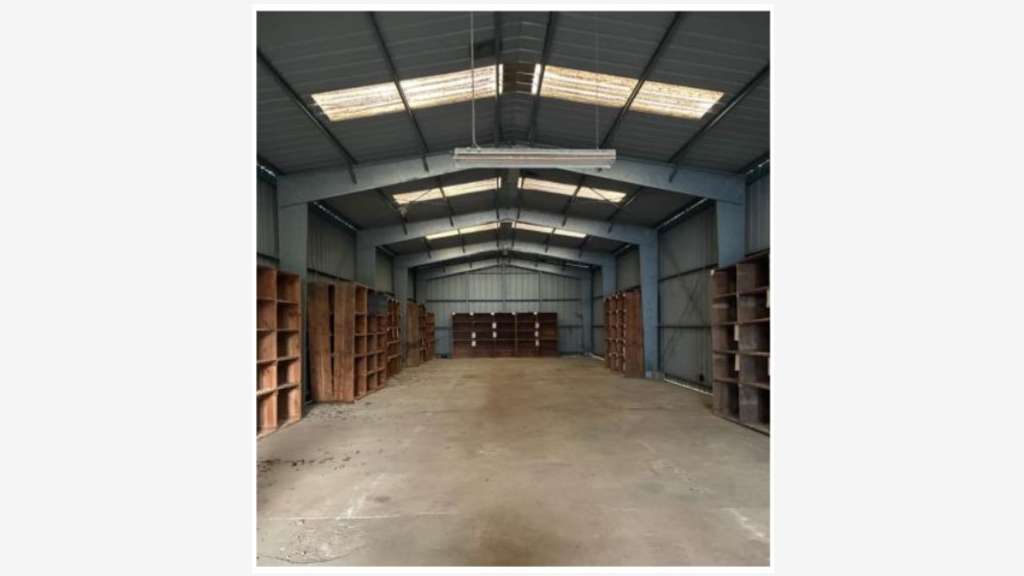 Usine dans zone industrielle
