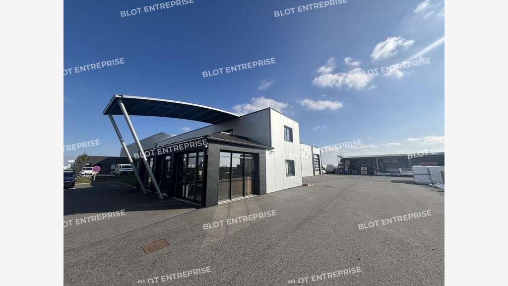 A vendre locaux d'activités 1007m² ZA Ancenis