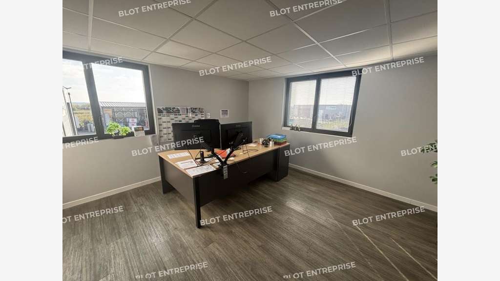 A vendre locaux d'activités 1007m² ZA Ancenis