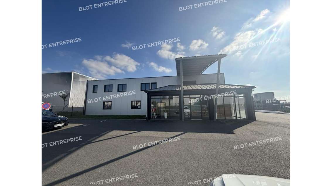 A vendre locaux d'activités 1007m² ZA Ancenis