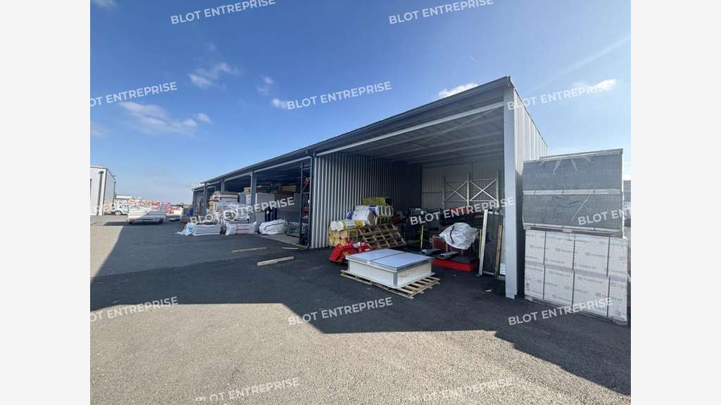 A vendre locaux d'activités 1007m² ZA Ancenis