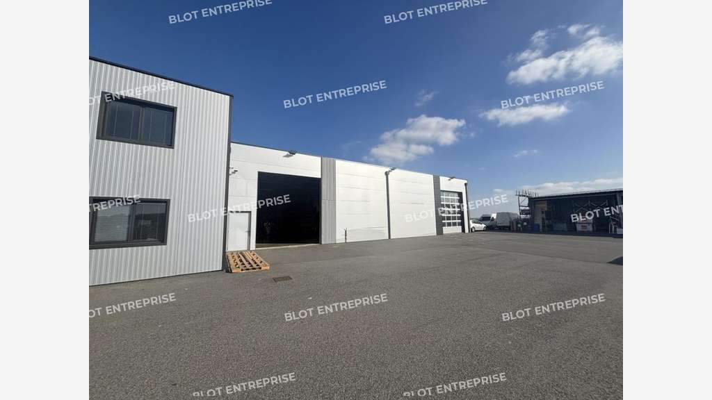 A vendre locaux d'activités 1007m² ZA Ancenis