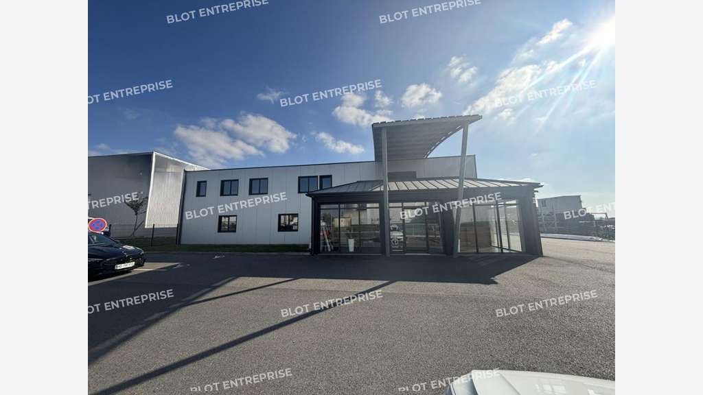 A vendre locaux d'activités 1007m² ZA Ancenis