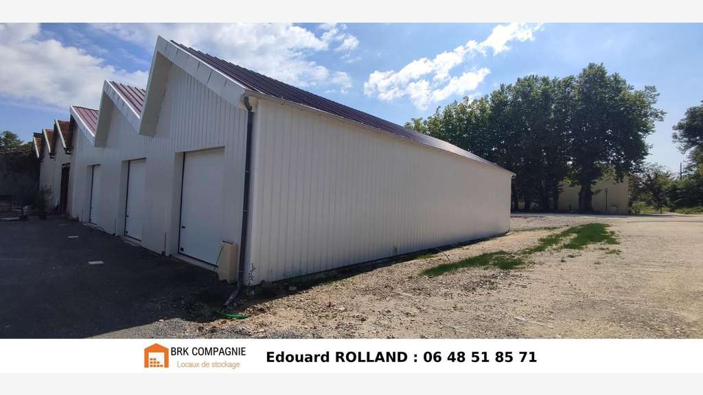 Vente local de stockage de 90m² à la Courronne