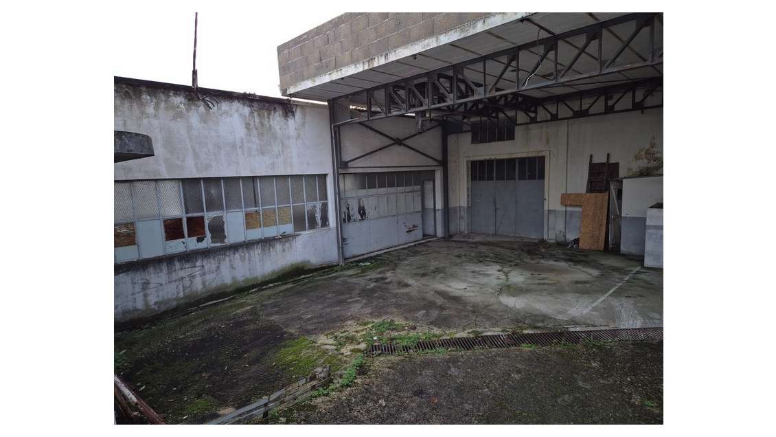 Vente entrepôt de 80m² petit parking à Angoulème