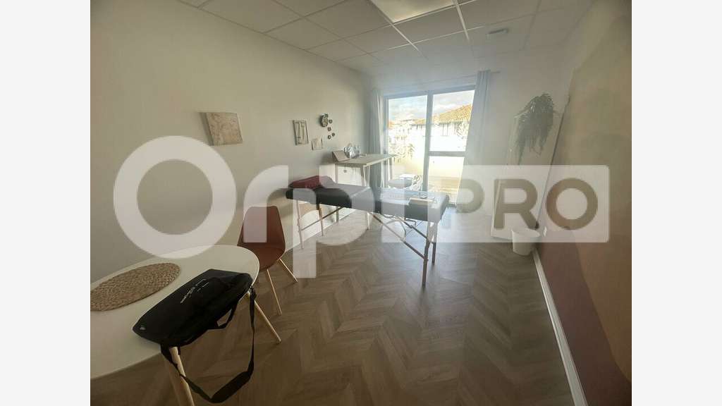 A vendre local professionnel de 25m² à Angresse