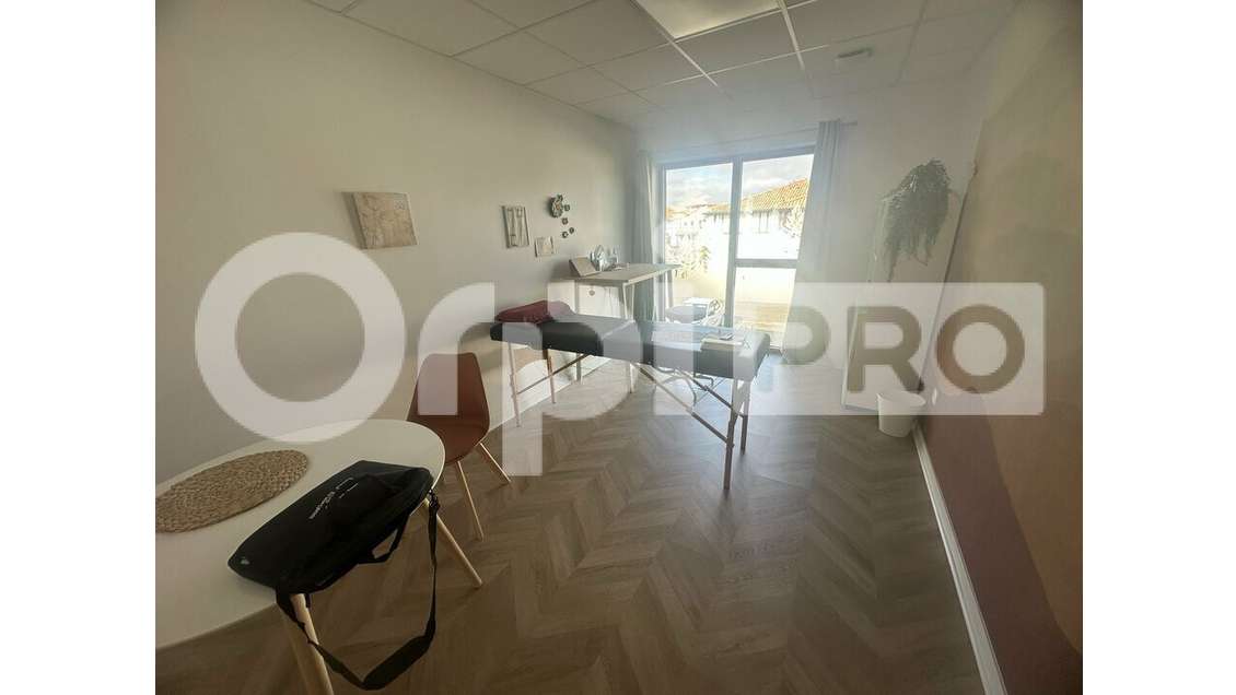 À VENDRE : LOCAL PROFESSIONNEL 25M2 - ANGRESSE