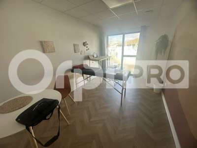 A vendre local professionnel de 25m² à Angresse