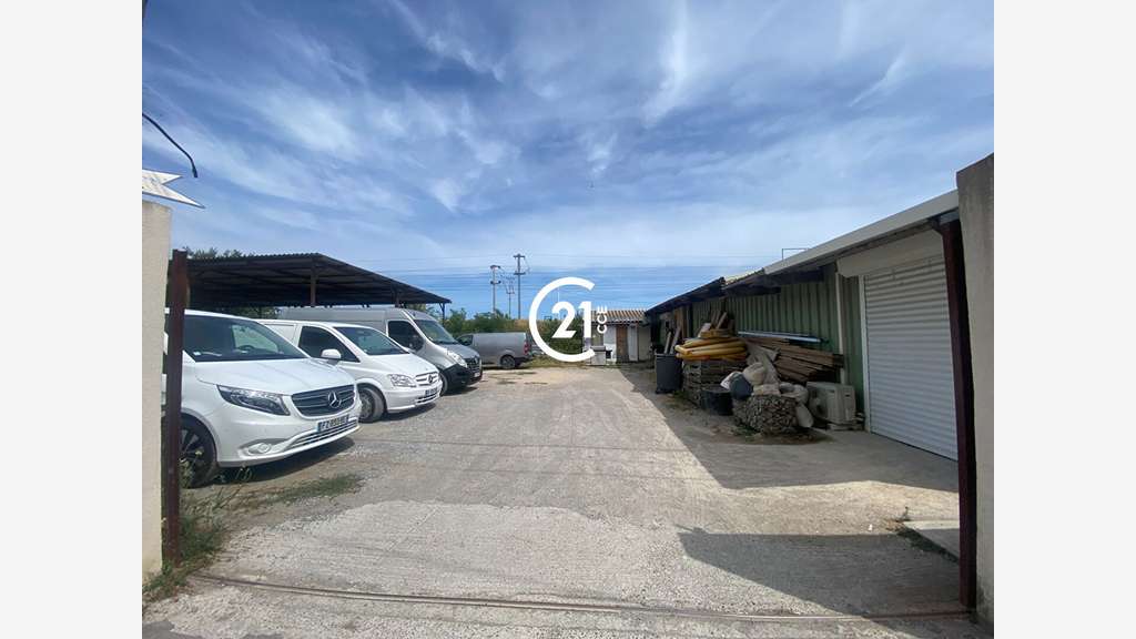 Vente local industriel de 400m² + terrain Antibes