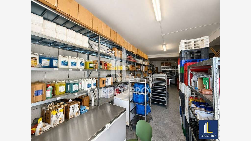 Vente ensemble professionnel de 257m² à Antibes