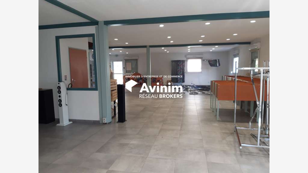 Vente local d'activités 600m² avec bureaux à Arbin