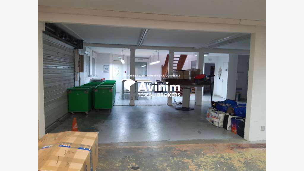 Vente local d'activités 600m² avec bureaux à Arbin