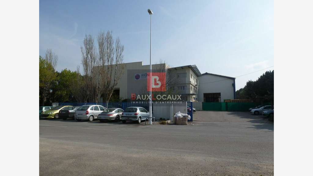 Vente locaux activités 2700m² à Arles