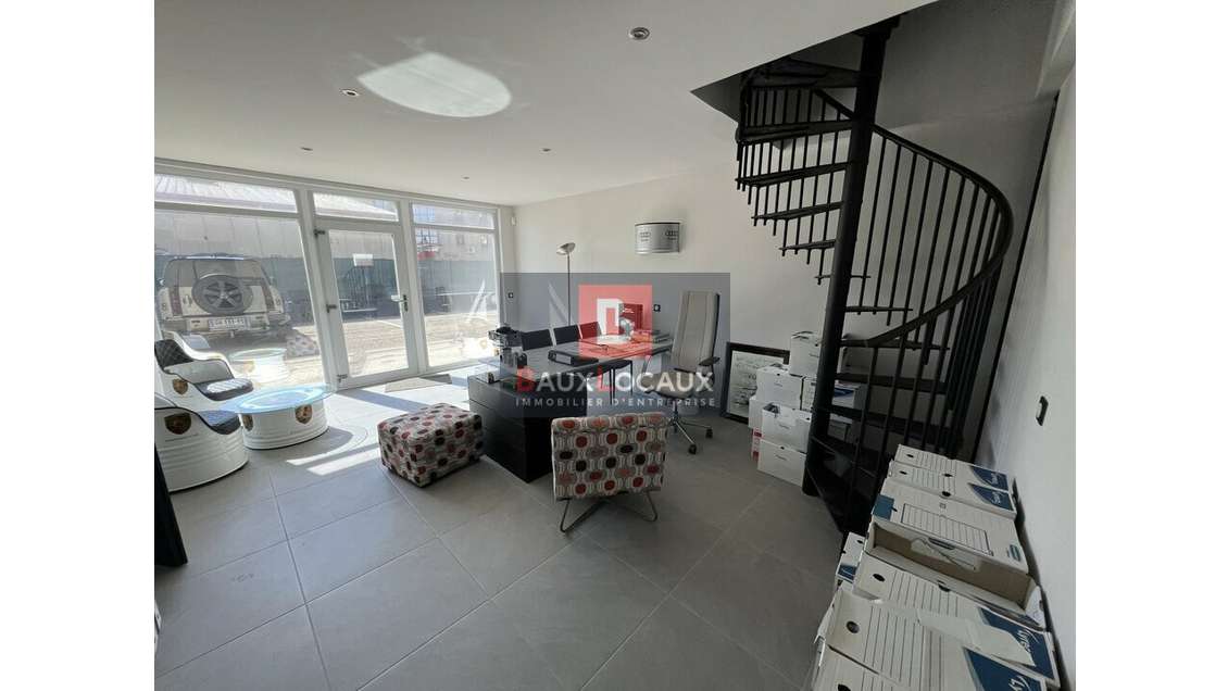 Vente Local professionnel 210 m² Arles
