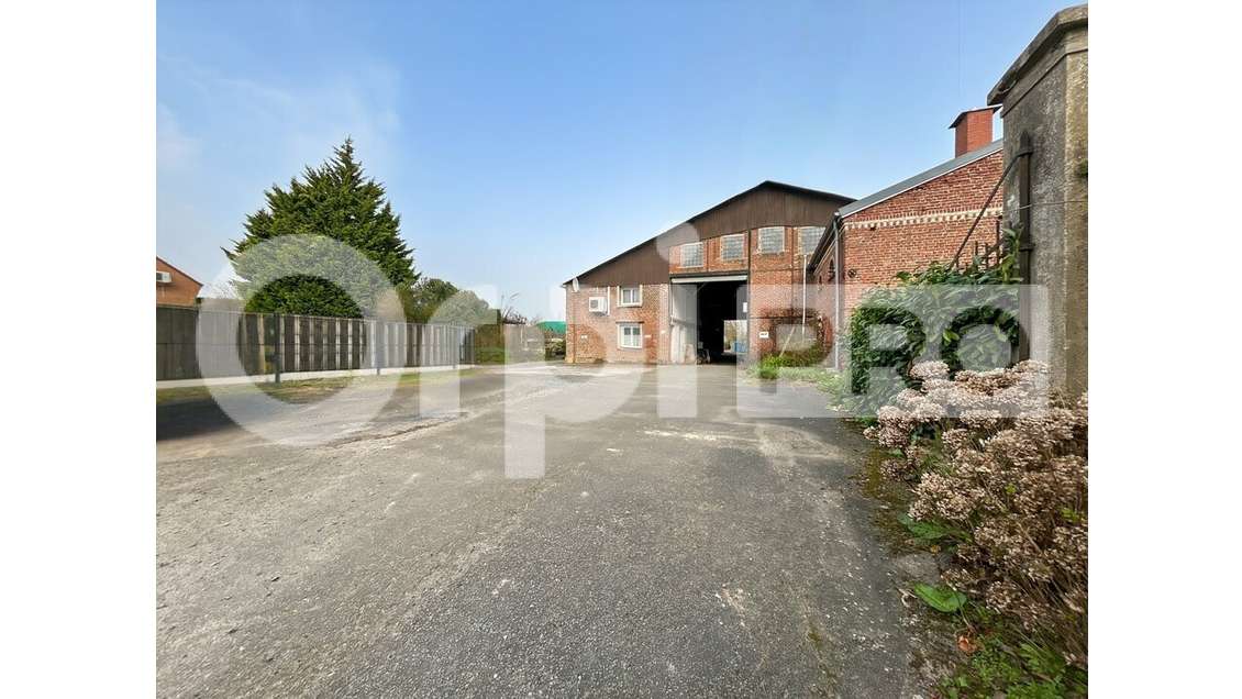 Local d'activité à vendre à 12 kms d'Arras