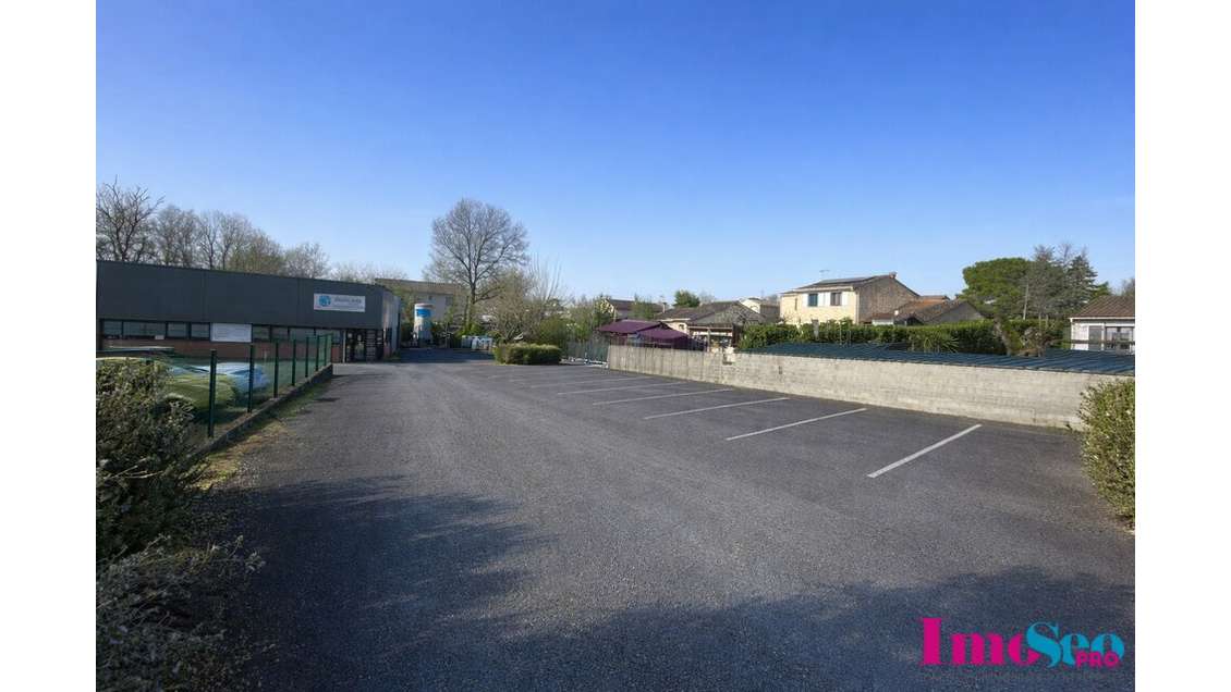 Entrepôt 500m² à vendre à Artigues-près-Bordeaux