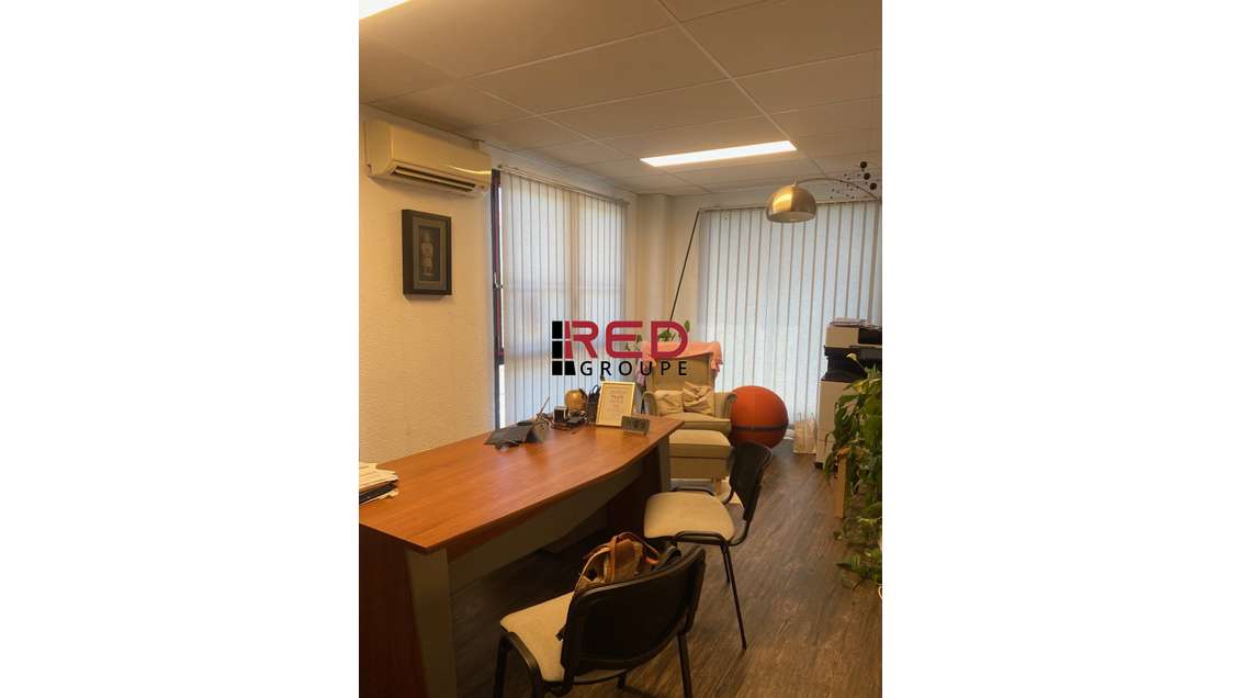 Vente local 291m² en RDC + stationnement Aubagne