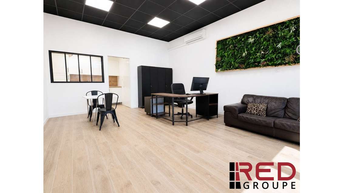 Vente local 291m² en RDC + stationnement Aubagne